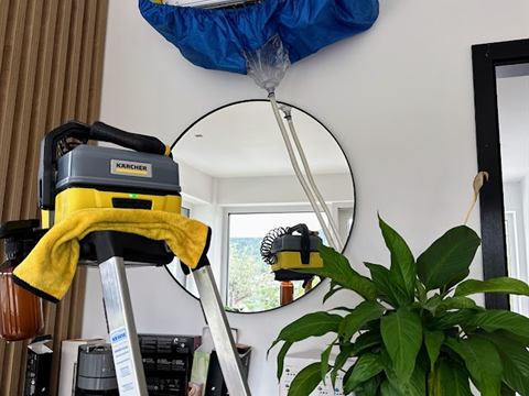 Klíma karbantartás és tisztítás – munka közben